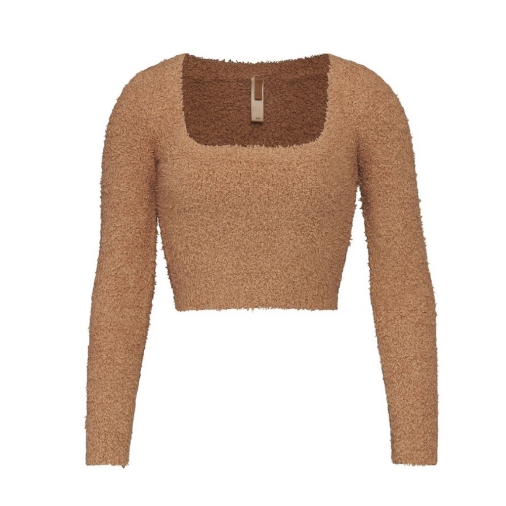 SKIMS Cozy Knit Scoop Neck Long Sleeve Crop Top • Camel
